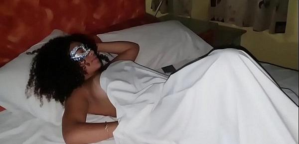  Novinha de 18 Aninhos Jessyca Arantes cheia de tesão chama o tio pra comer ela no quarto do hotel - Trailler - Video Completo no Xvideos RED